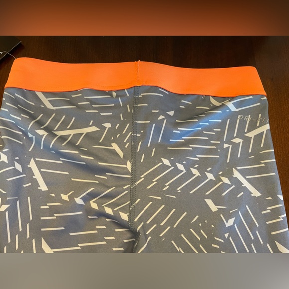 NWT Nike Pro Bash Women’s Training Compression Shorts - Picture 4 of 10